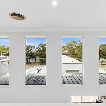 Smooth Sailing -Modern 2 Bedroom Apartment! Bellara Exterior photo
