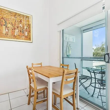 Smooth Sailing -Modern 2 Bedroom Apartment! Bellara Exterior photo