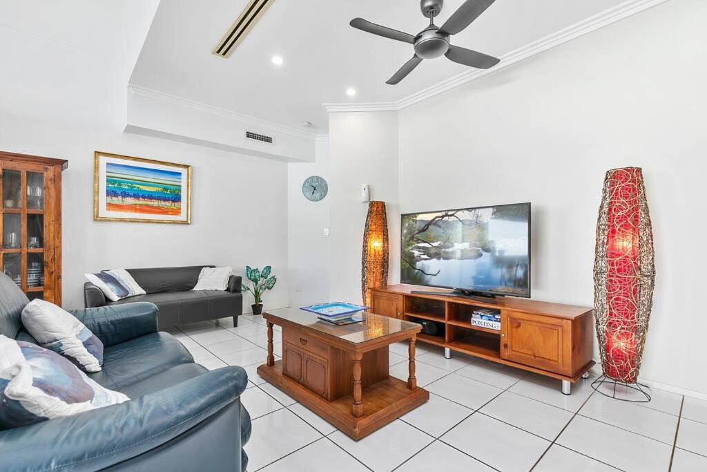 Smooth Sailing -modern 2 Bedroom Apartment! * Bellara