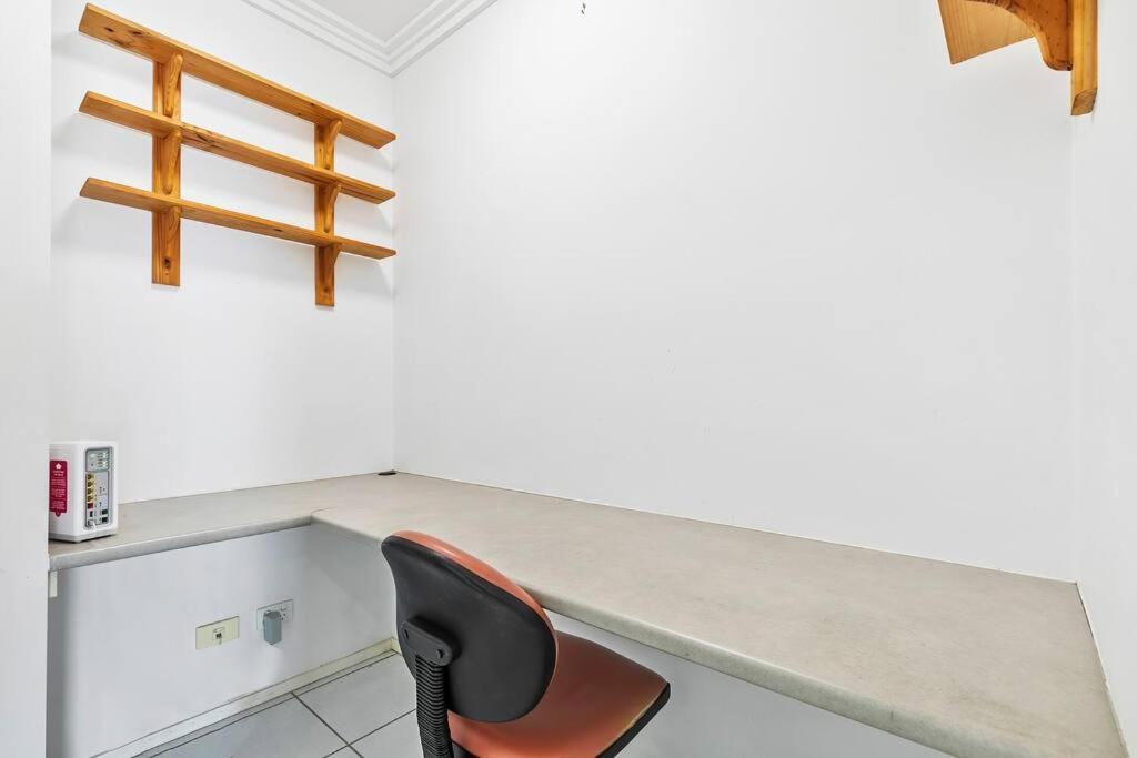 Smooth Sailing -modern 2 Bedroom Apartment! Apartment