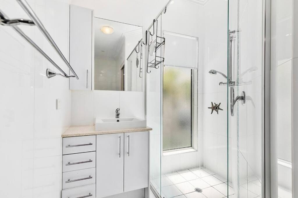 Apartment Smooth Sailing -modern 2 Bedroom Apartment! Bellara