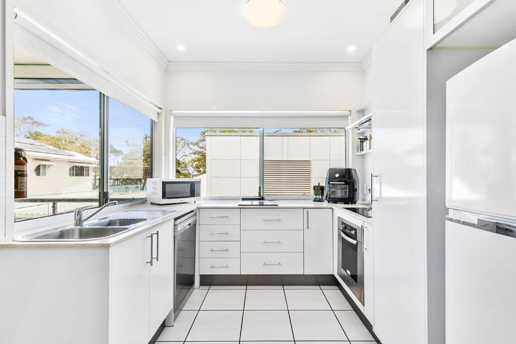 Smooth Sailing -modern 2 Bedroom Apartment! * Bellara